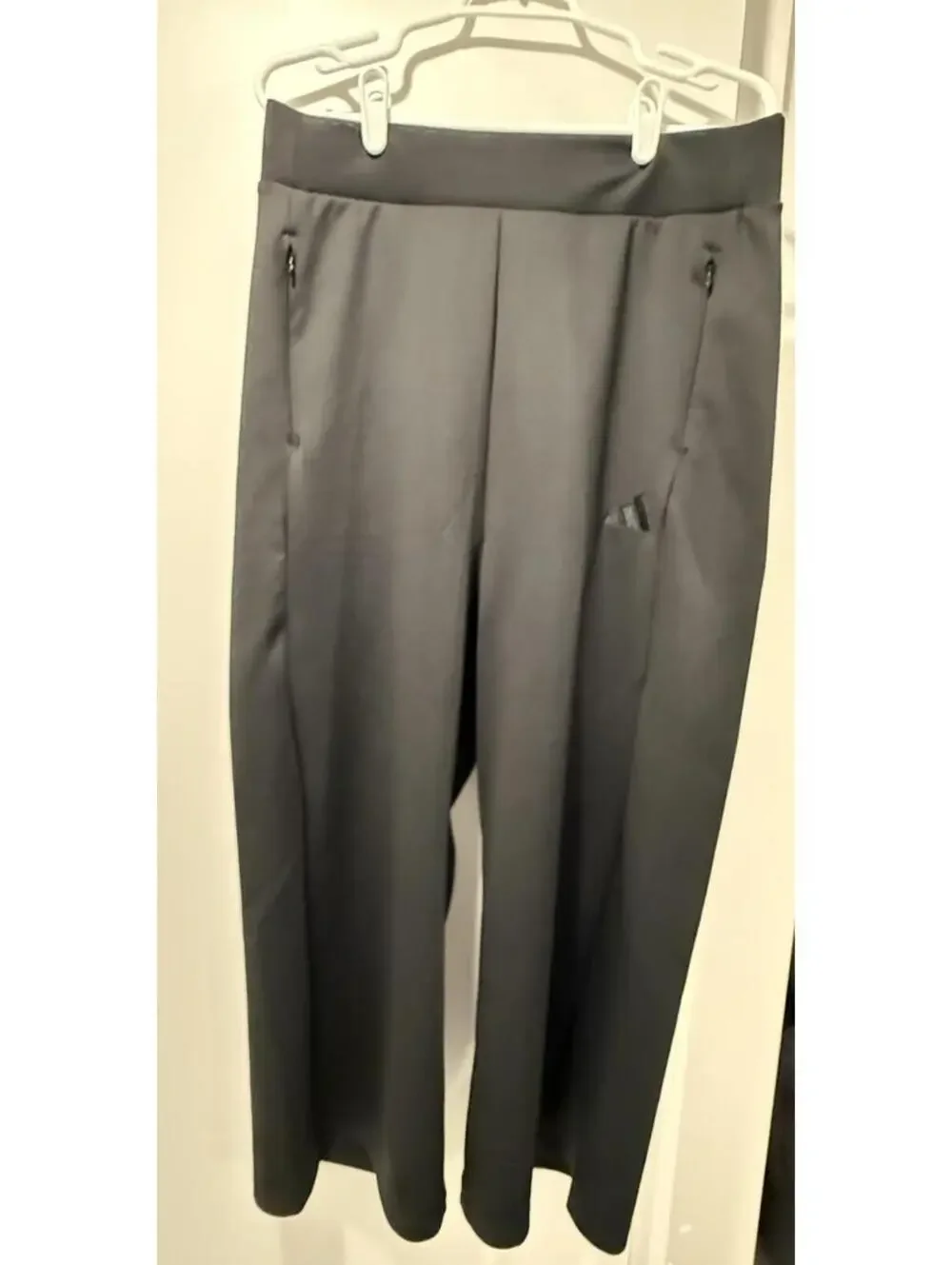 NWT Adidas Women's Active Pants With Zipped Pockets Wide Leg Black Size L